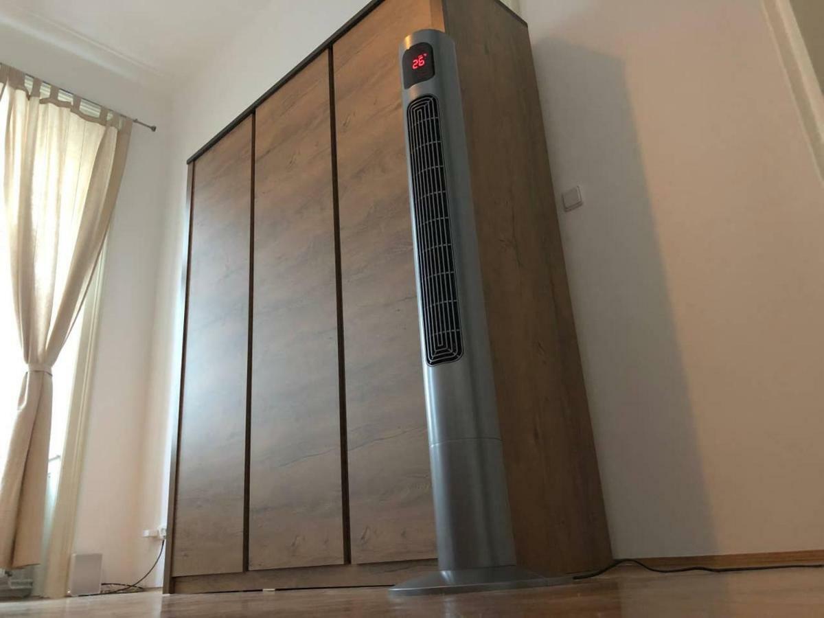 Centrally-Located Authentic Apartment Vienna Luaran gambar
